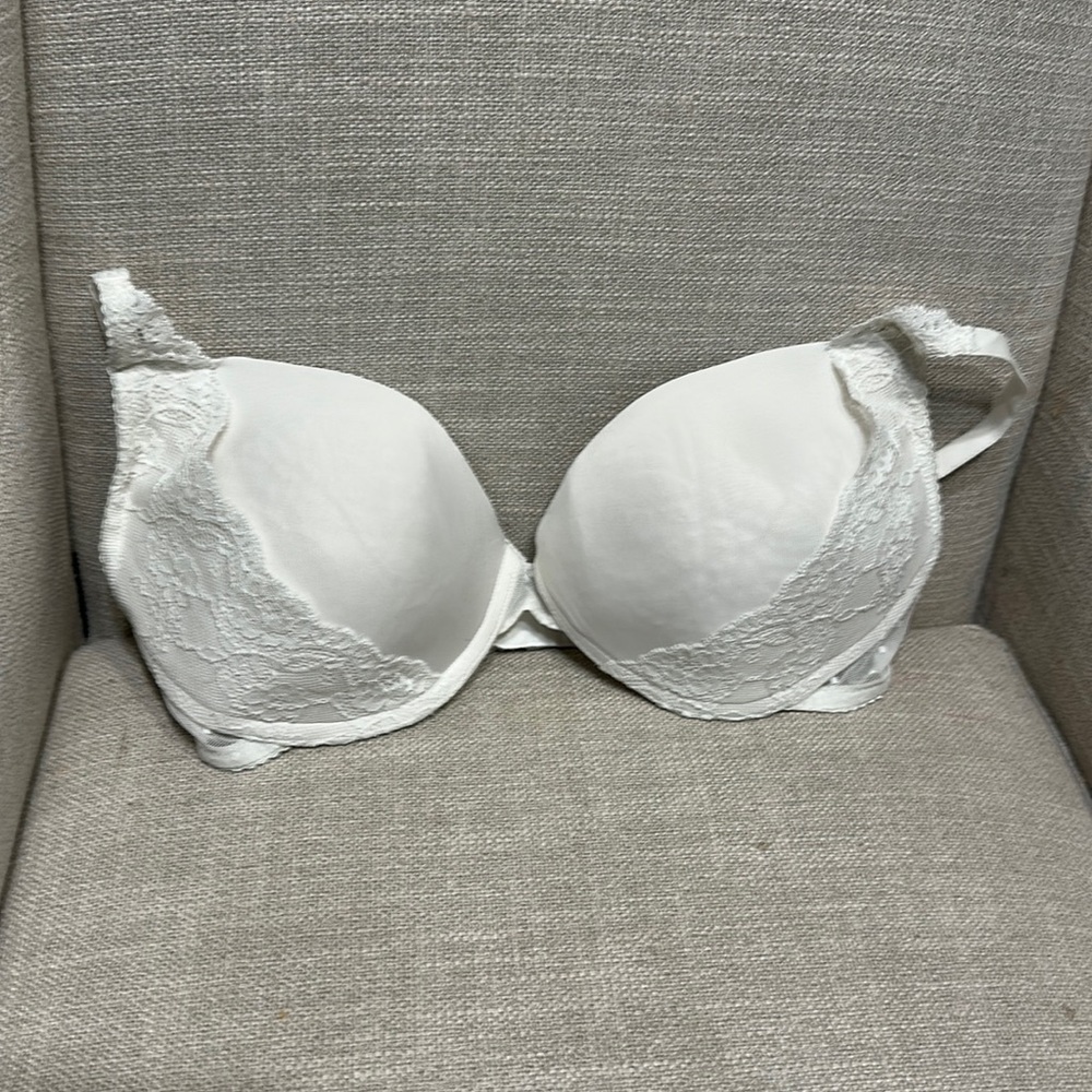 Excellent Condition! Unit’s Lingerie Bra sz 85C/38C